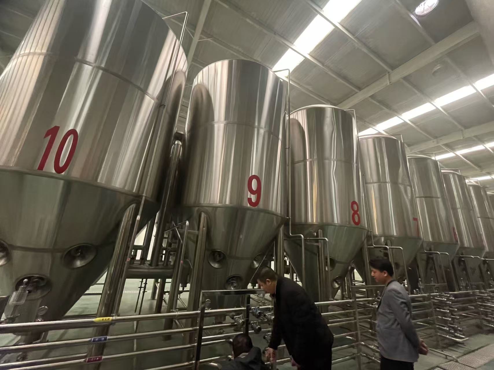 鹤山精酿啤酒设备厂—平面布置、设备设计、制造、调试、培训等一条龙服务